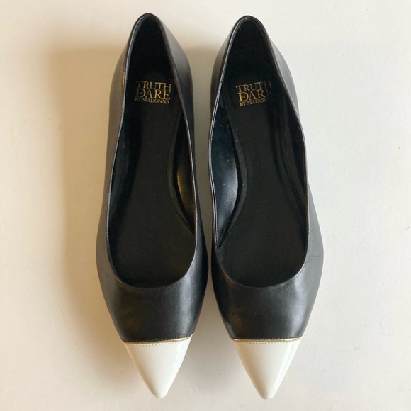 Truth or Dare by Madonna Black Leather White Patent Leather Cap Toe Flats size 8 - Picture 6 of 15